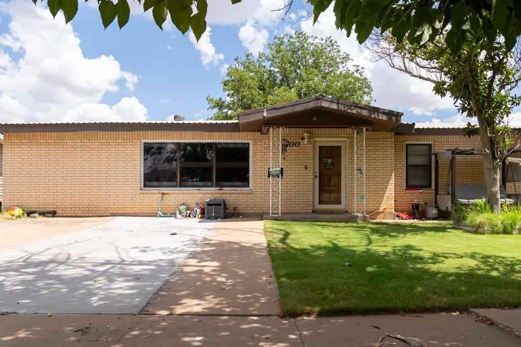 700 NW 11th St  