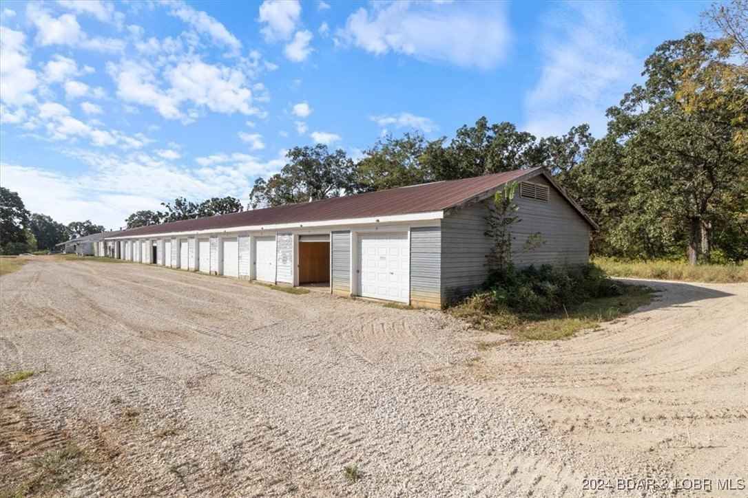 44 Lyons Rd  