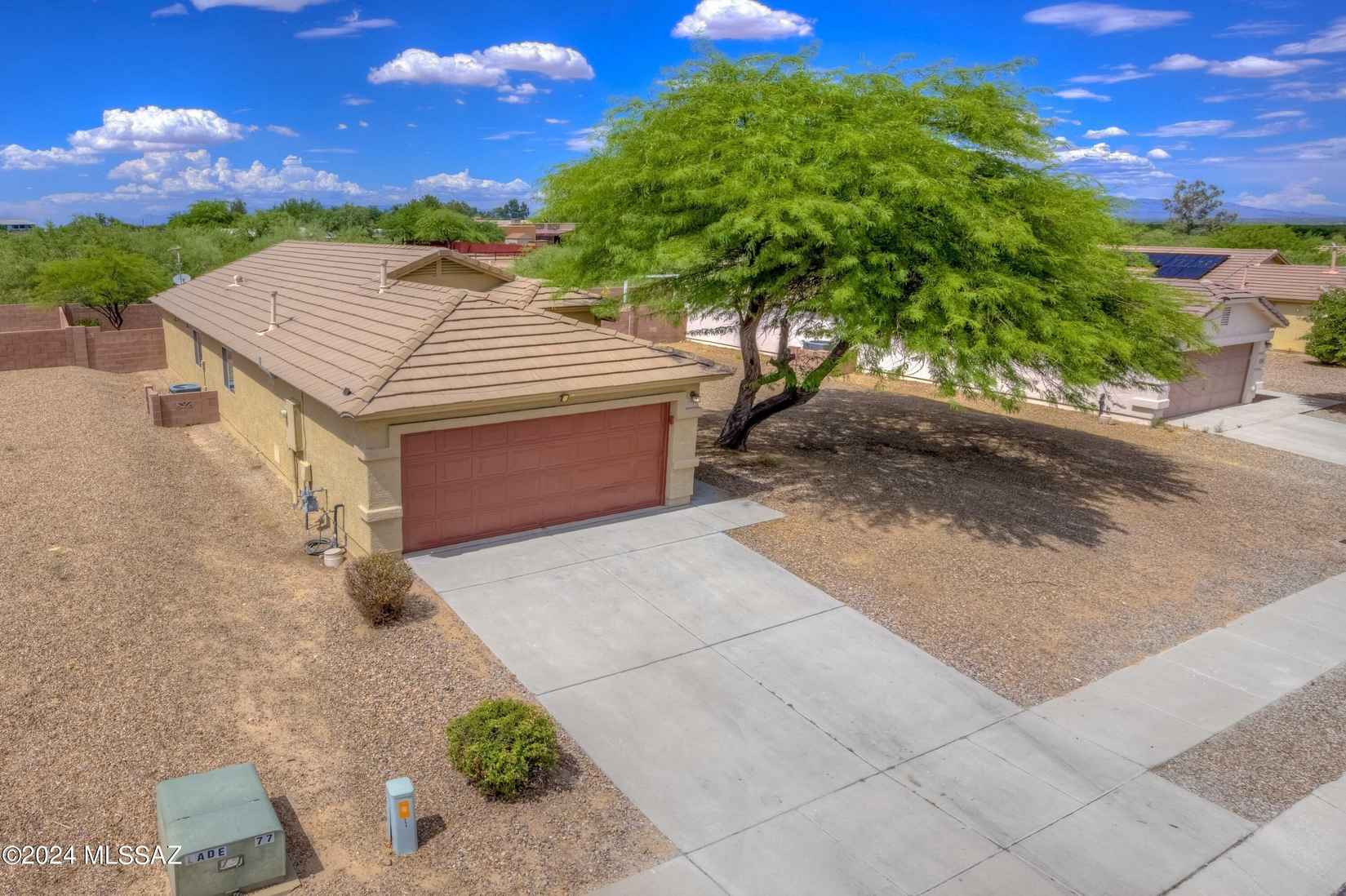 534 W Amber Hawk Ct  