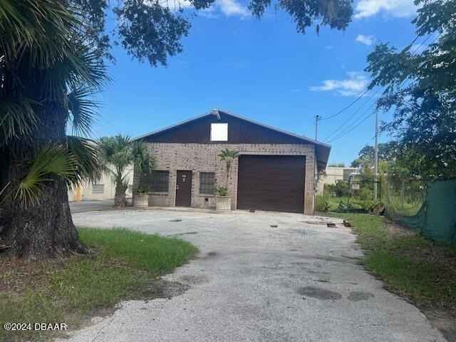 327 Marion St  