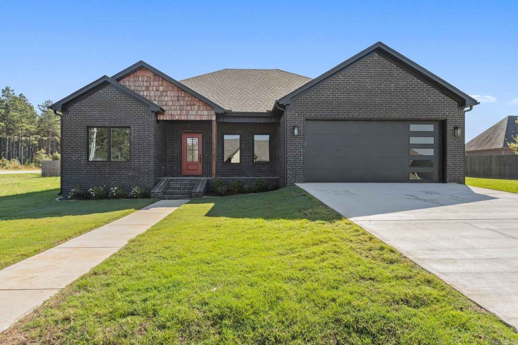 2 Westbrooke Dr  