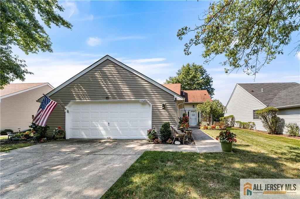576 Nutley Dr  