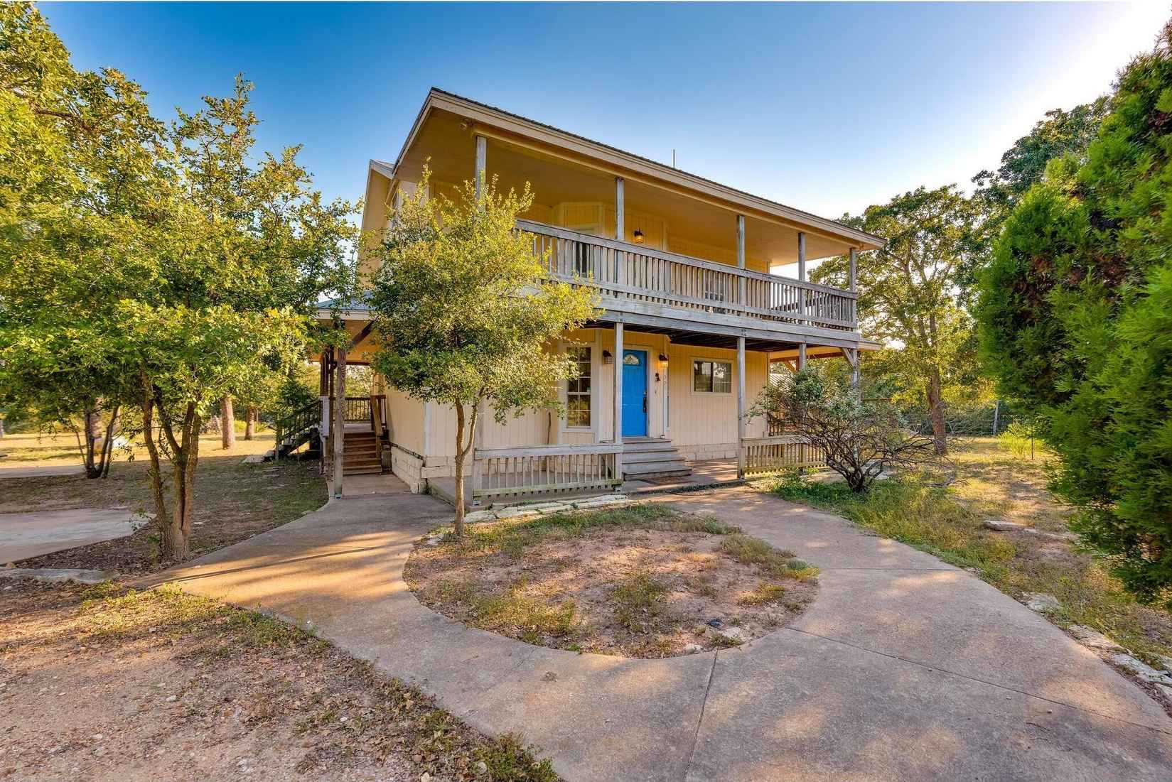 391 Thousand Oaks Dr  