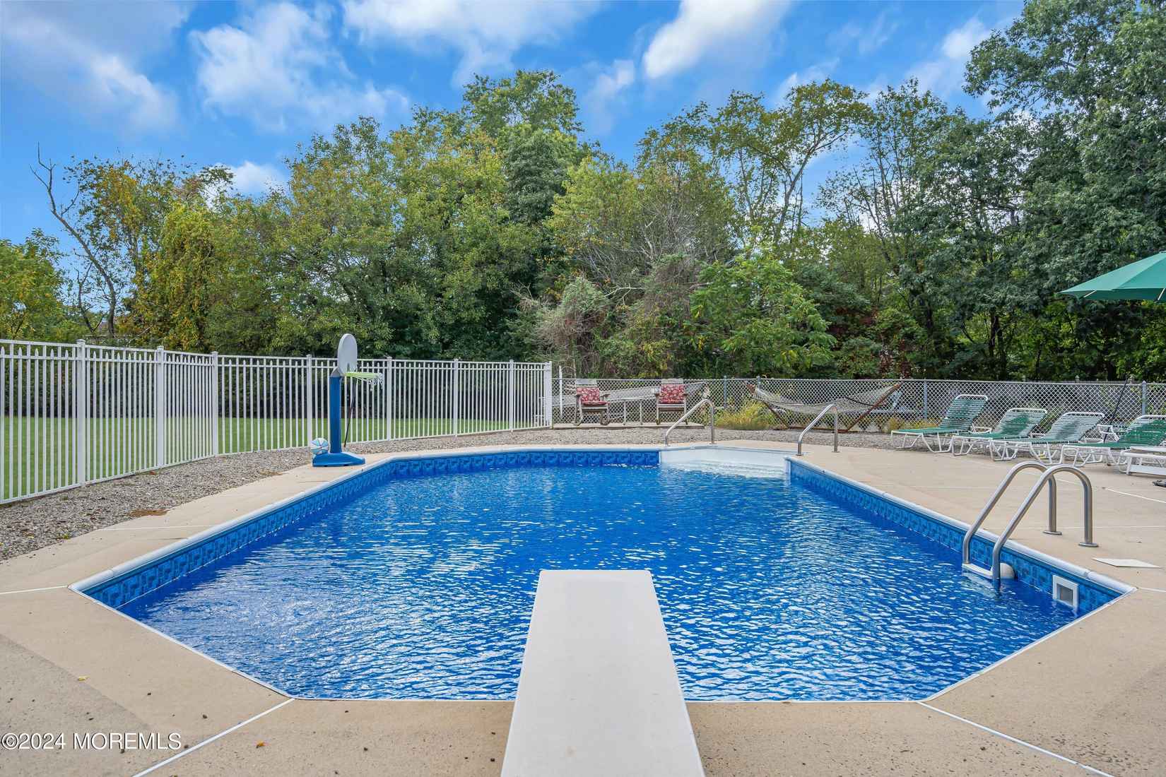 106 Riverwood Dr  