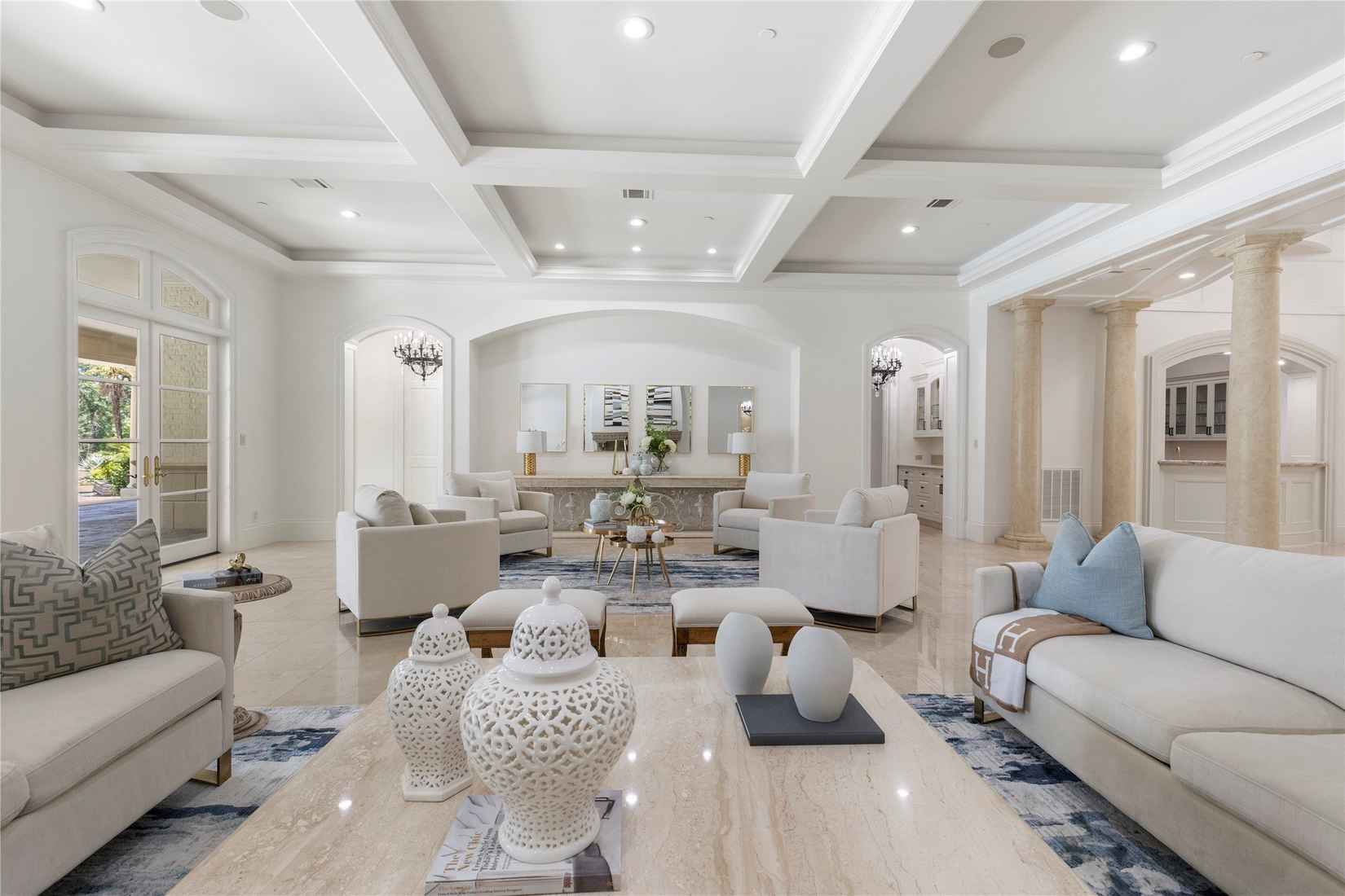 88 W Grand Regency Cir  