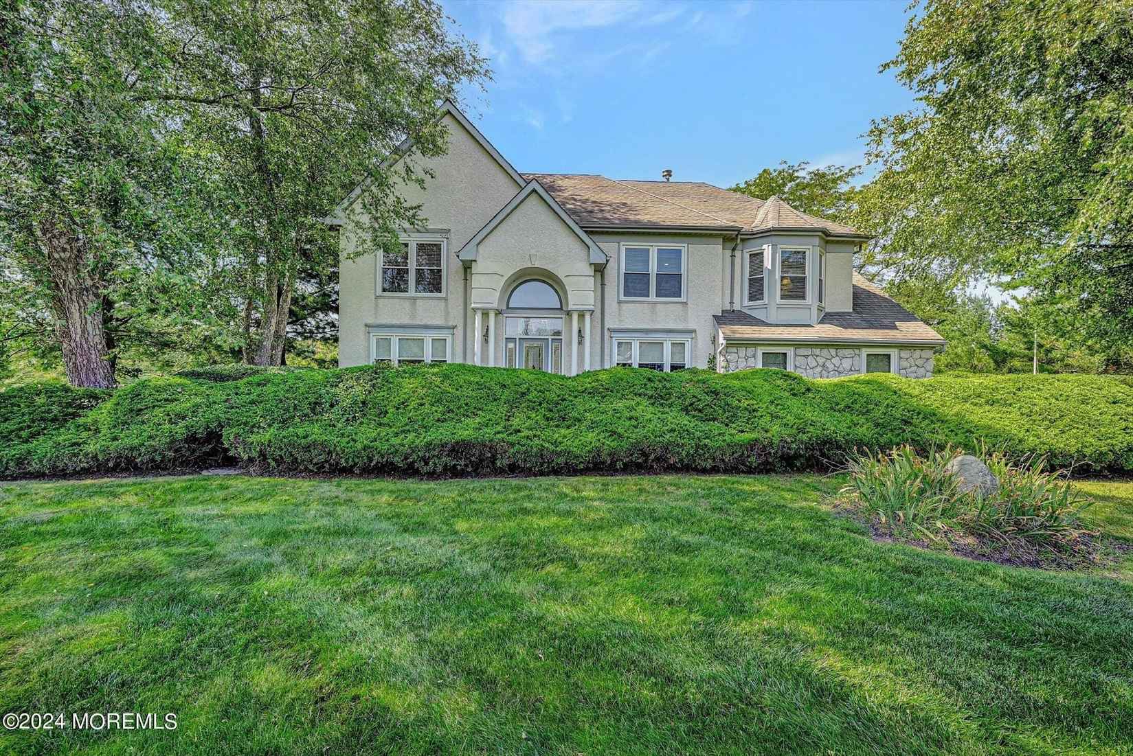 4 Hampton Holw Dr  
