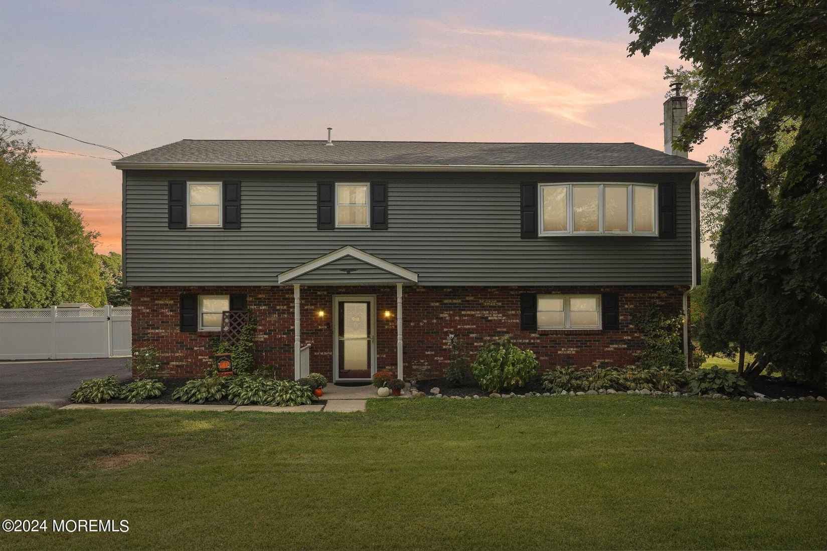 334 Monmouth Rd  