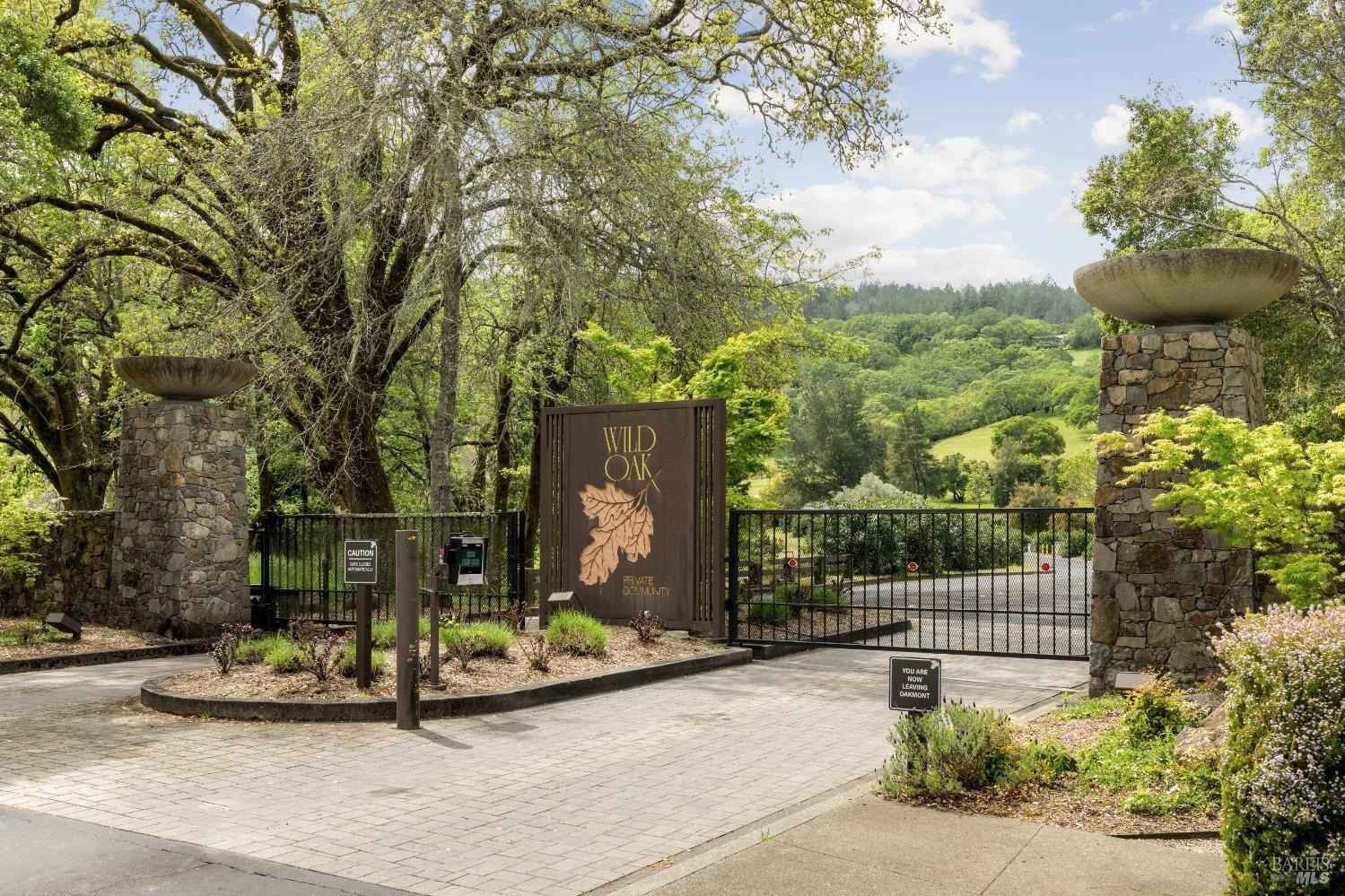 1355 White Oak Dr  