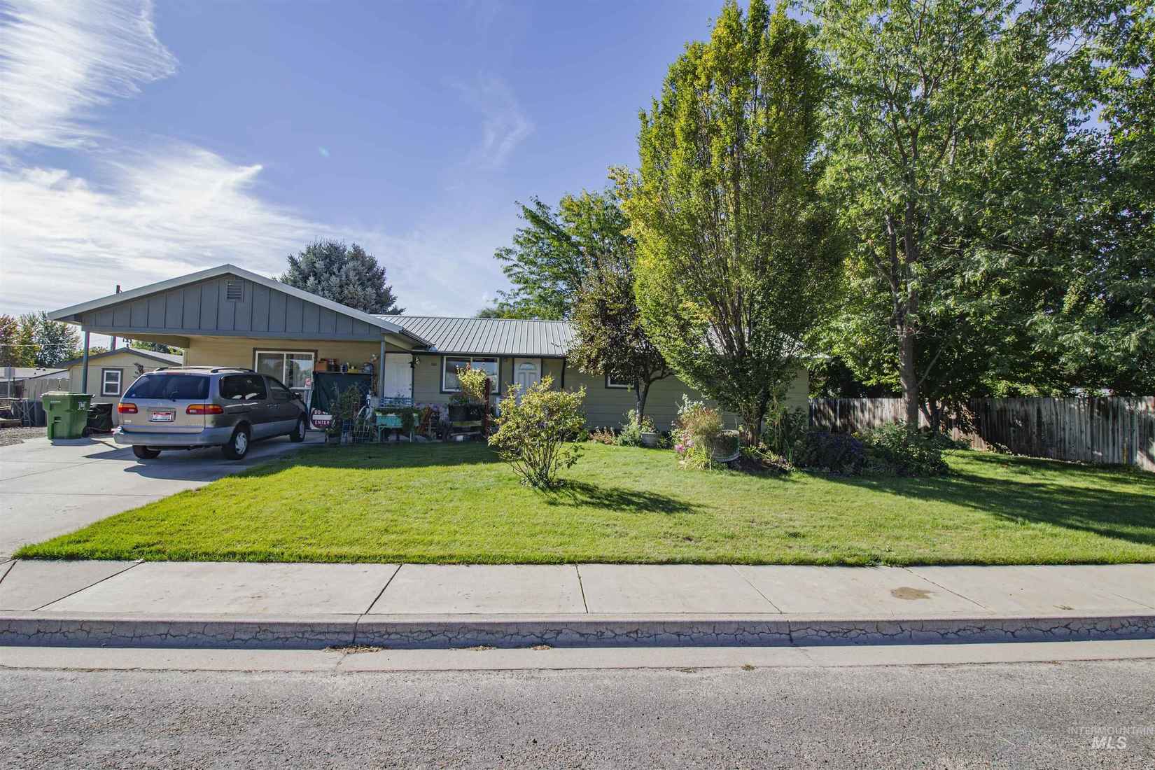 100 13th Ave N  