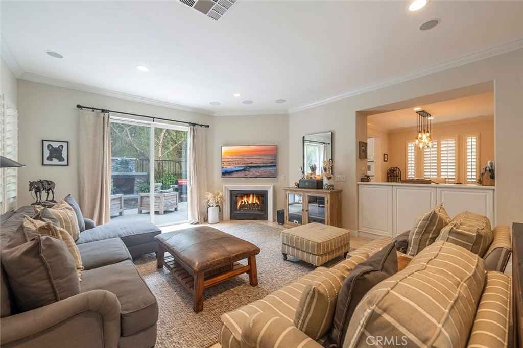 8 Pepper Tree Ln  