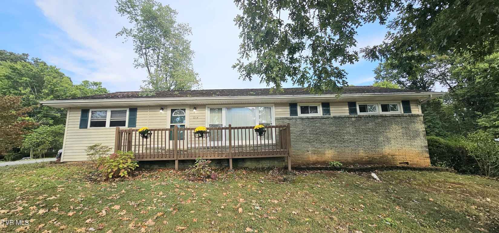 614 Rose Ln  