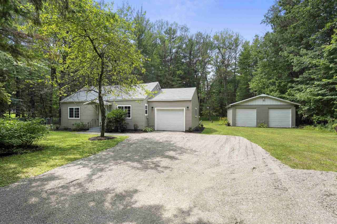 N7225 SHADY Ln Dr  