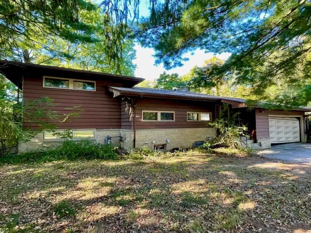 608 Elm Ave W  