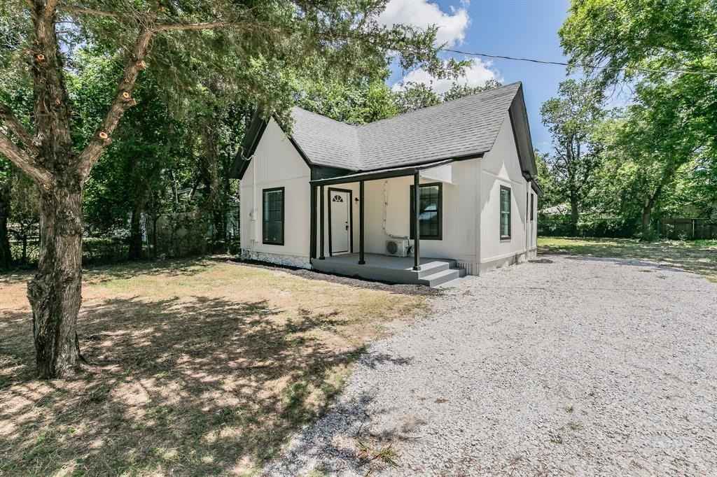 512 Sabine Ave  