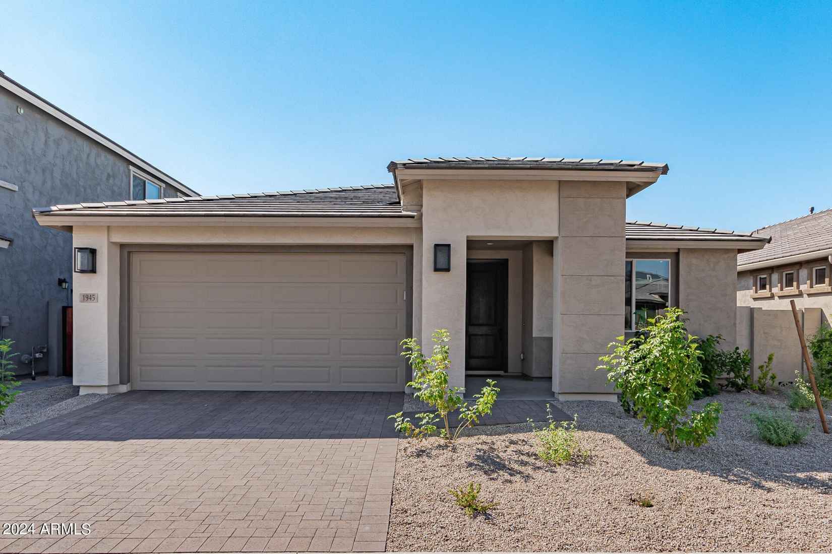 1945 W BRAMBLE BERRY Ln  