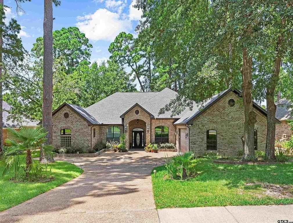 1114 Ashwood Dr  