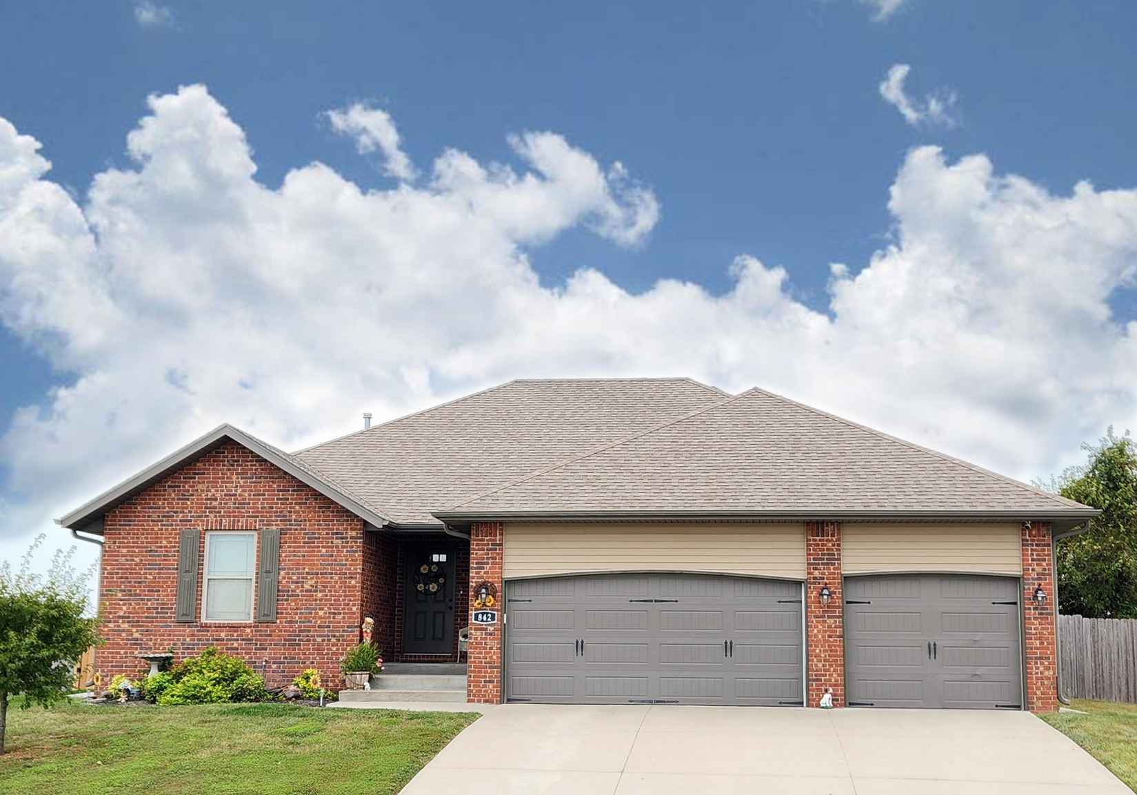 842 Capitol Hl Dr  