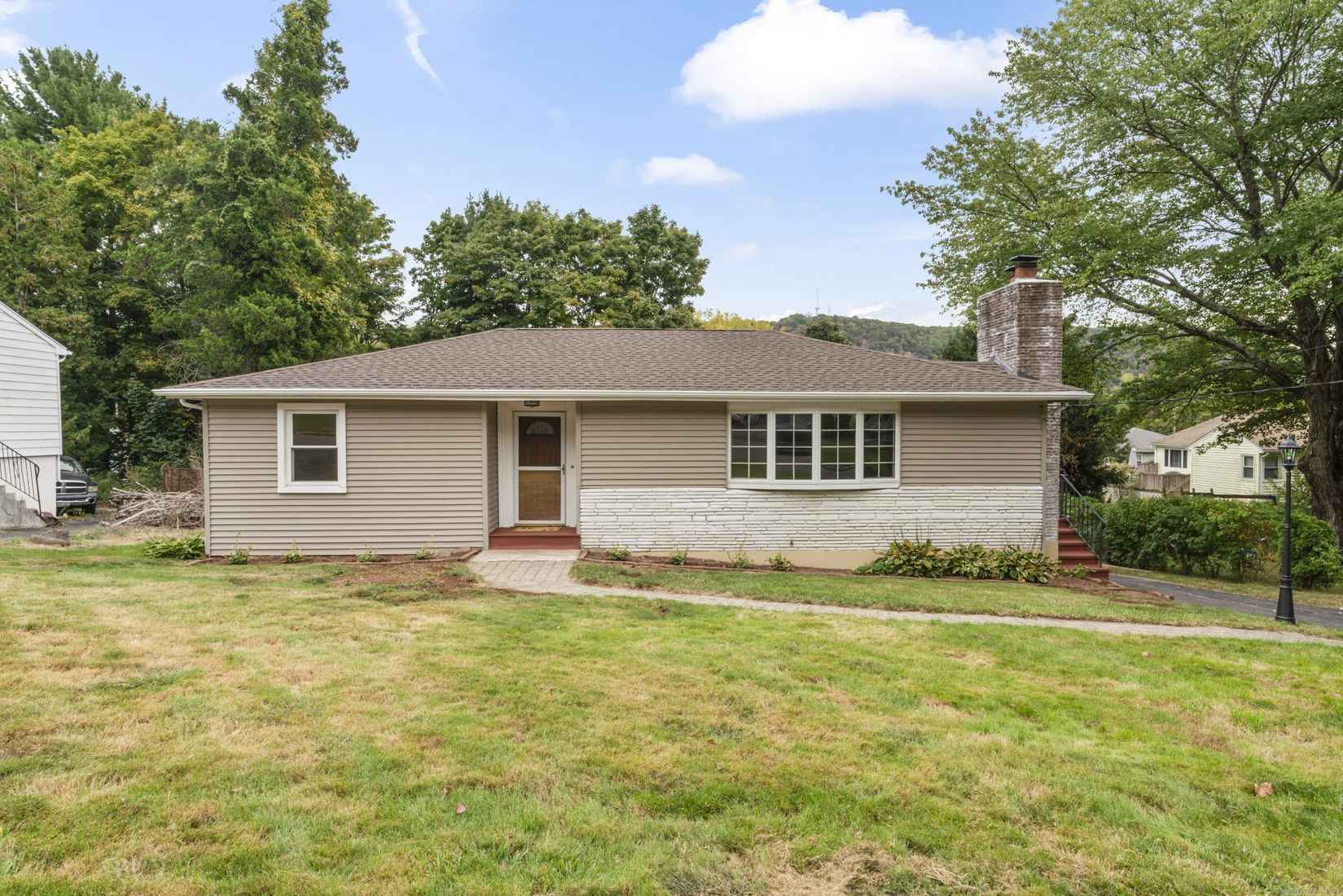 77 Luciani Rd  