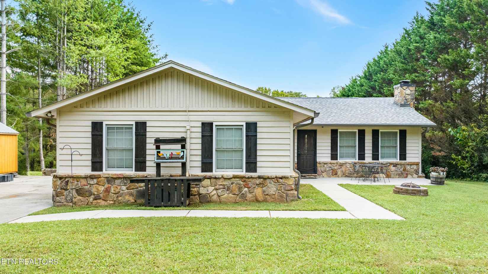 670 Manning Private Ln  