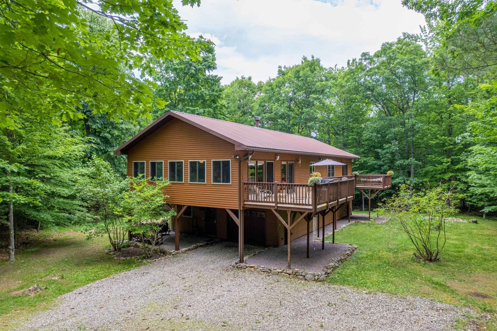 27 Oneida Ln  
