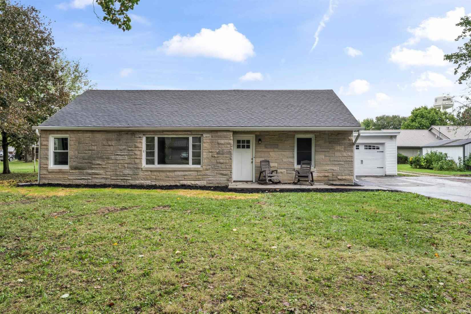 250 W Main St  