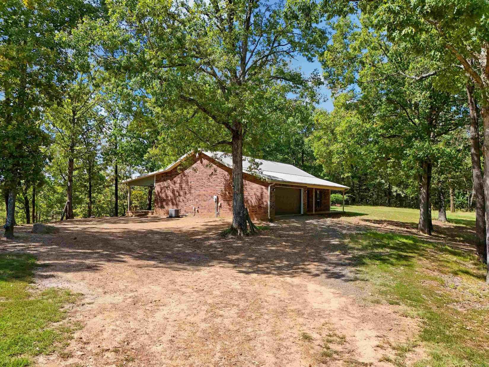 596 W Republican Rd  