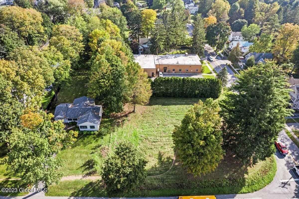 Lot 11 W High St  