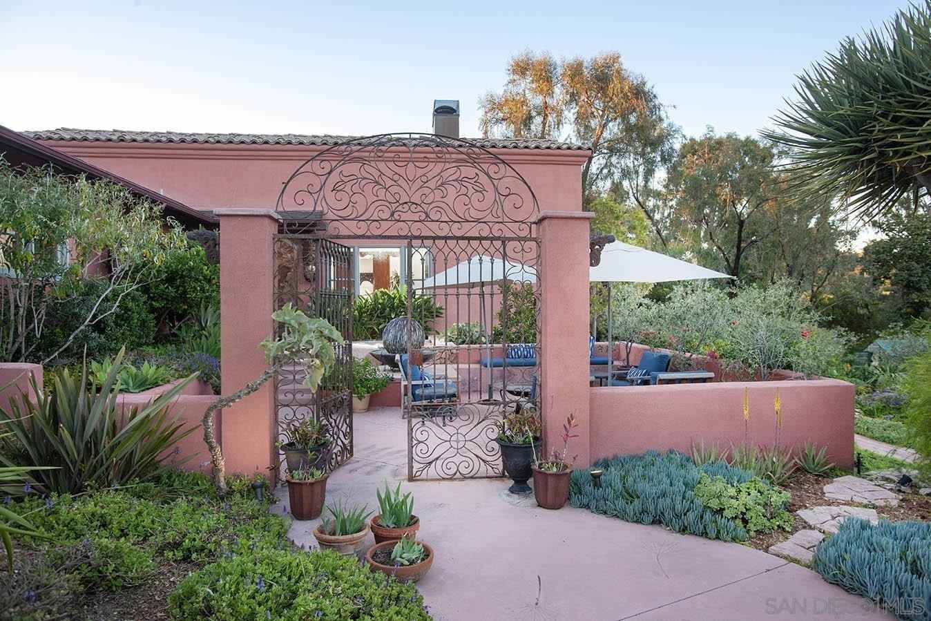 502 Quail Gdns Dr  