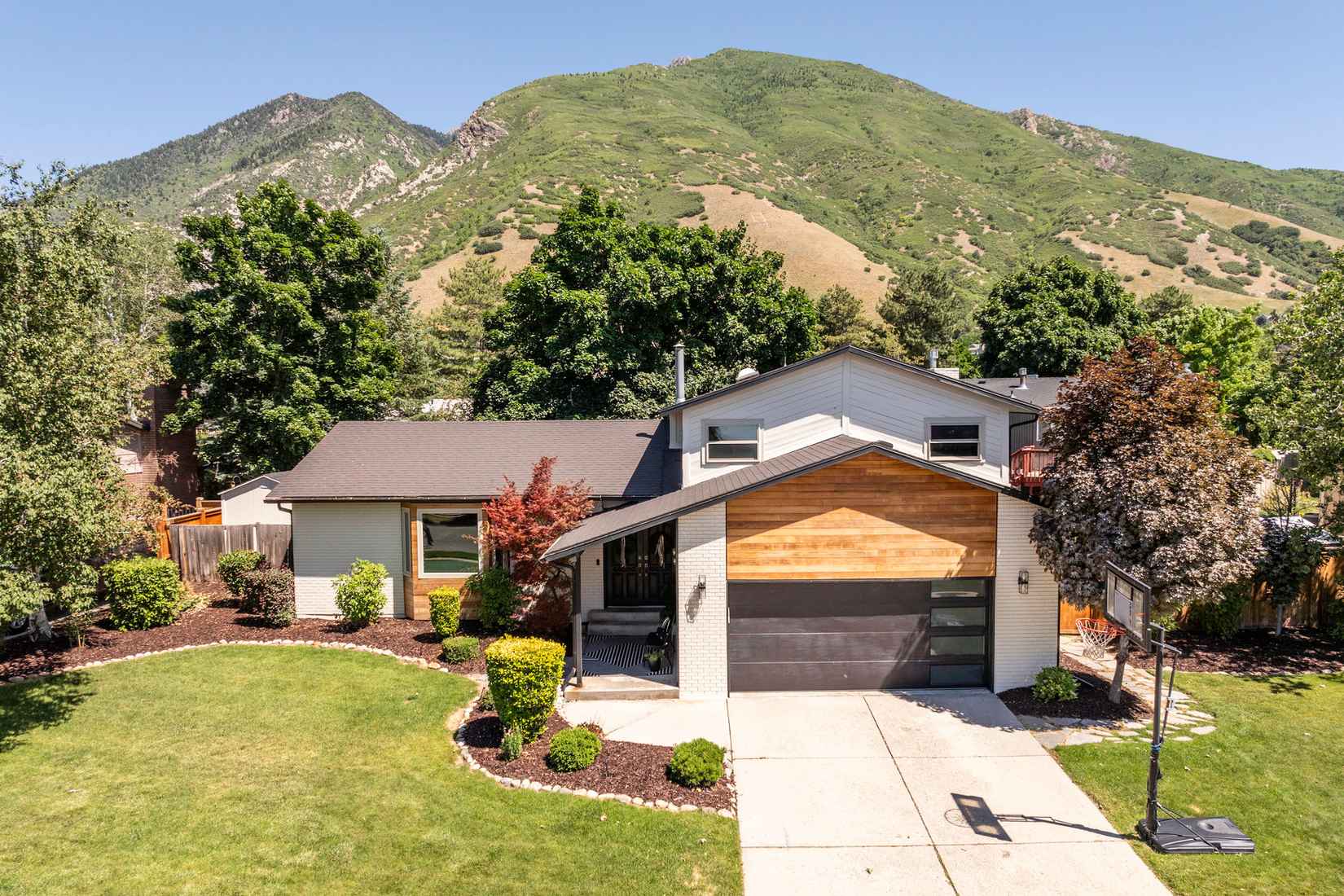 7587 S Fieldstone Ln  