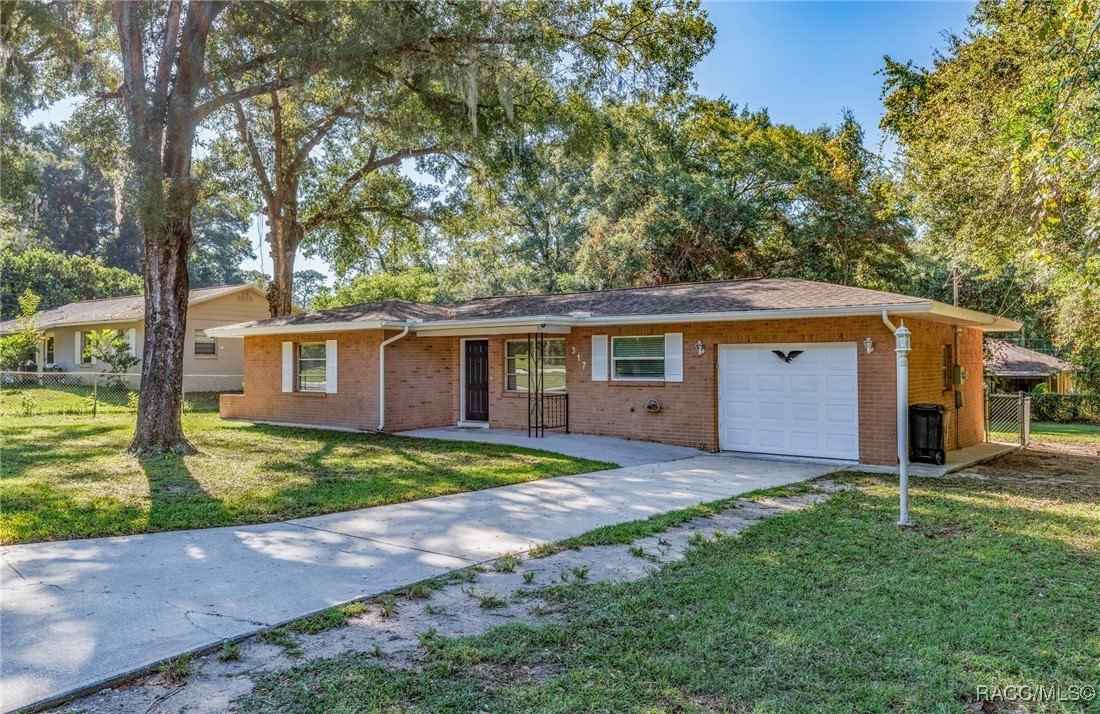 317 Tulip Ln  