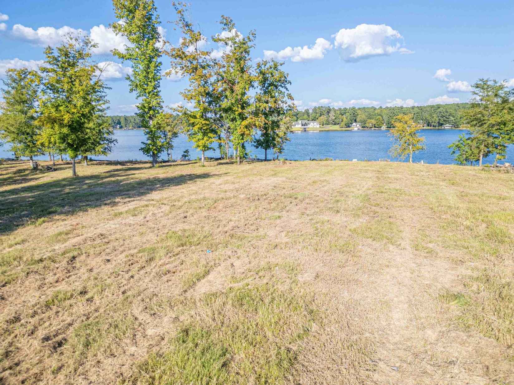 144/146 ISLAND Crk Dr  