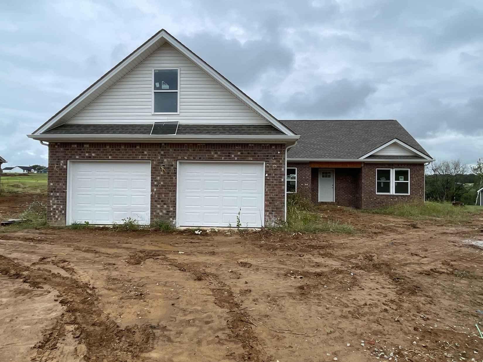 439 Lone Oak Dr  