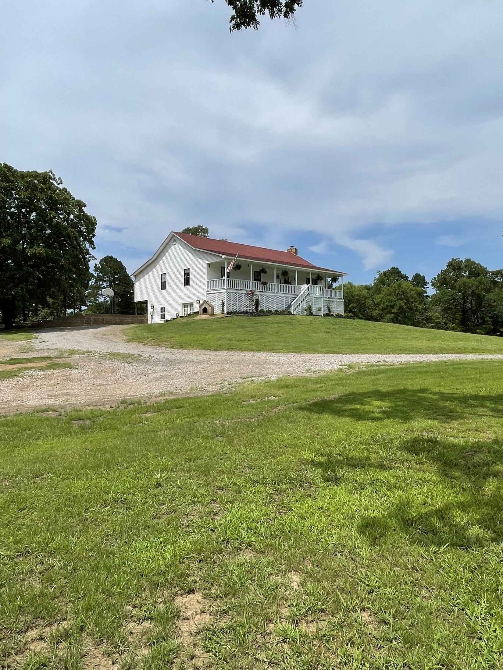 1686 Hickey Mountain Loop  