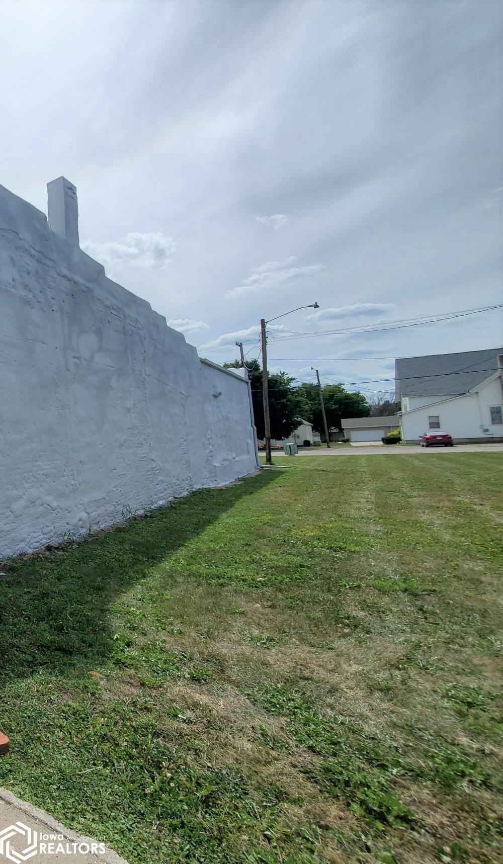 106 S Main St  