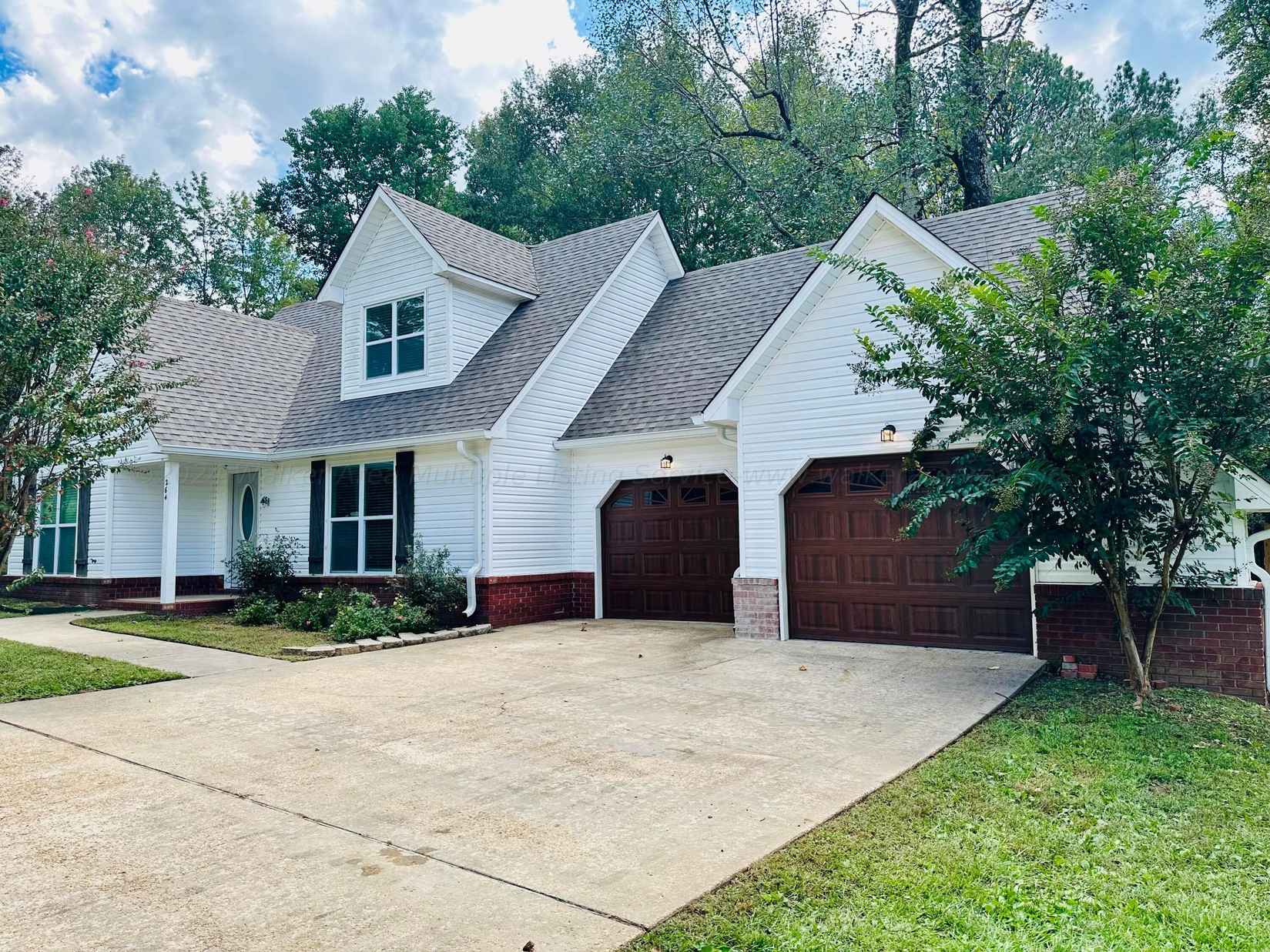 264 HONEYSUCKLE DR  