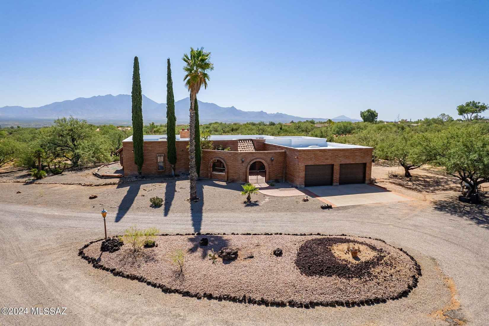 1818 S Camino Del Sol  