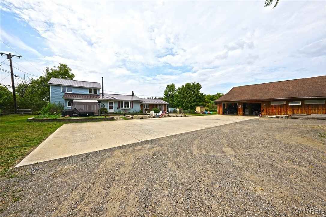 1690 Gowans Rd  