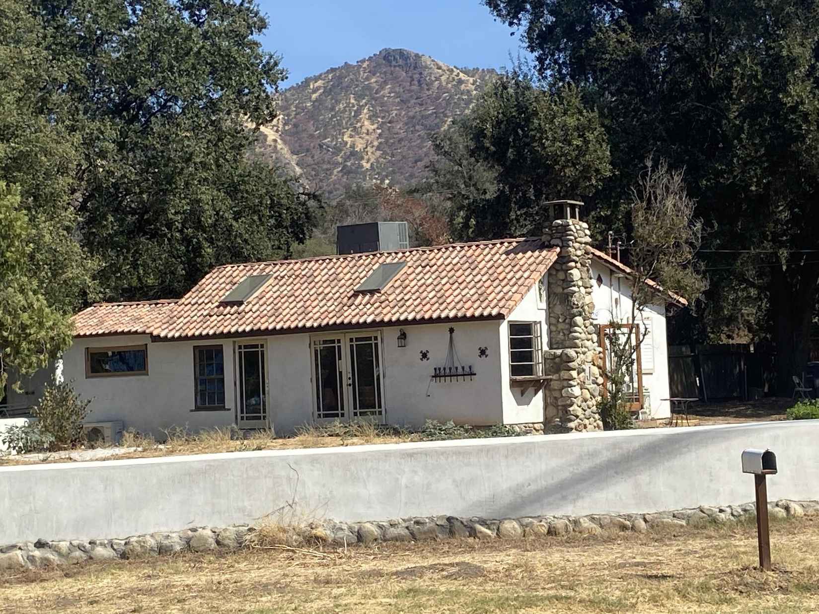40398 Sierra Dr  