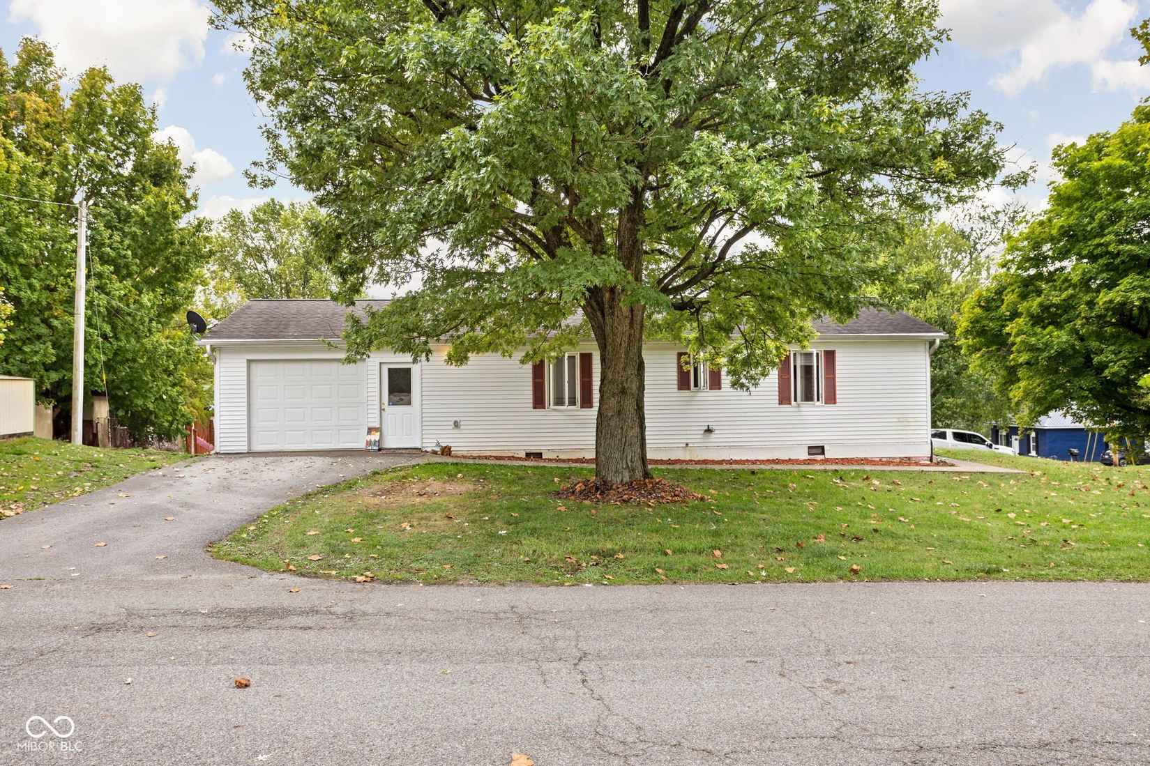 413 Dewey St  
