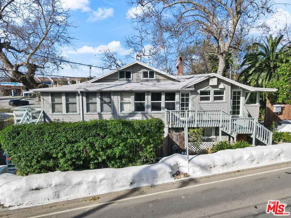 3945 Las Flores Cyn Rd  