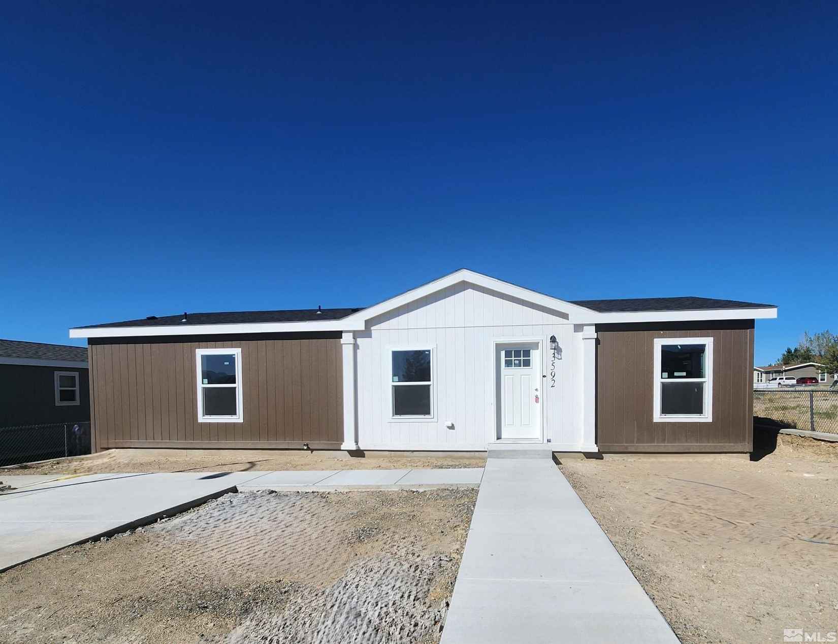 3592 Crown Royal Cir  