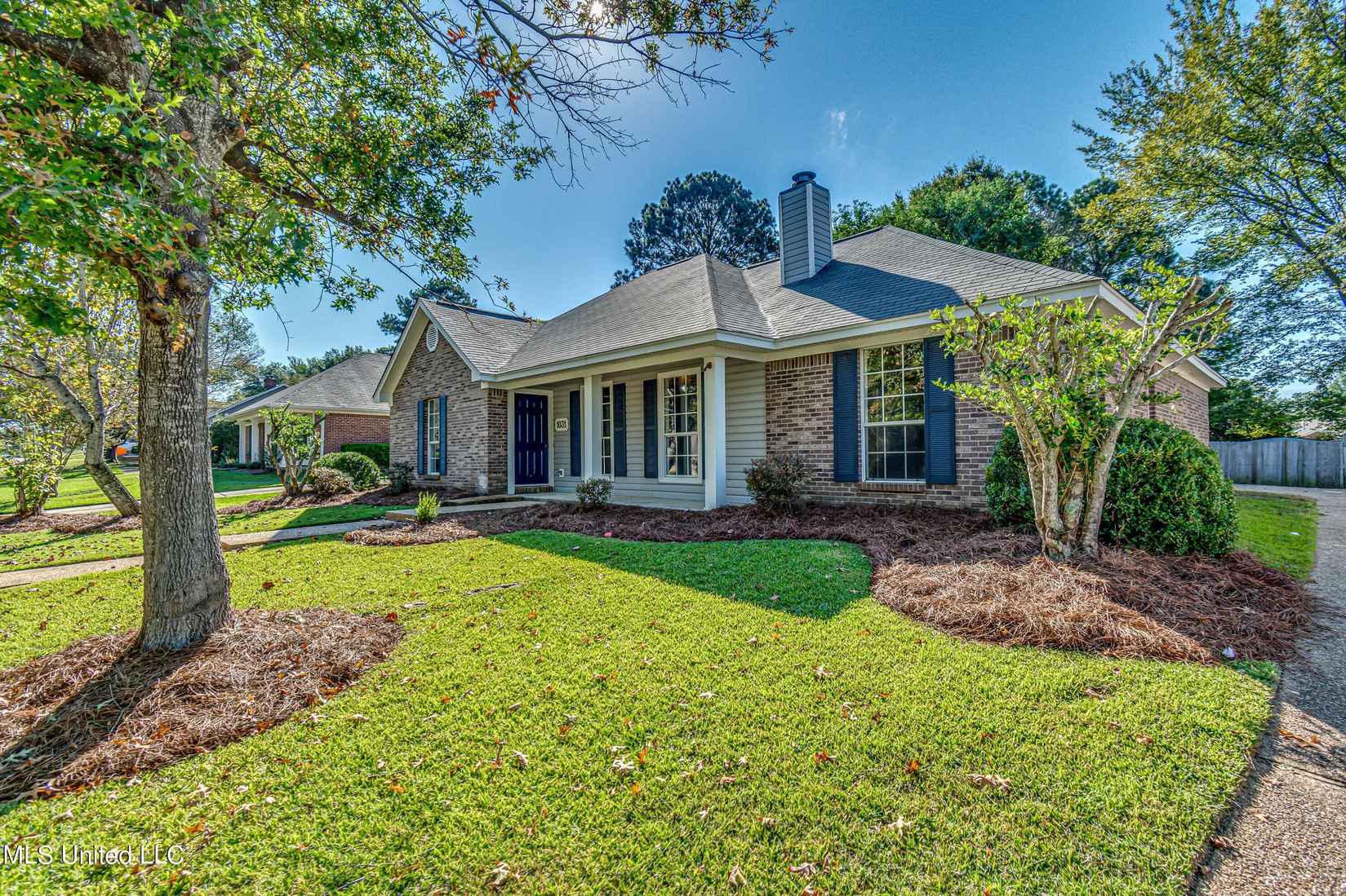 1031 N Azalea Dr  