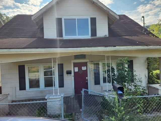 209 Laurel St  
