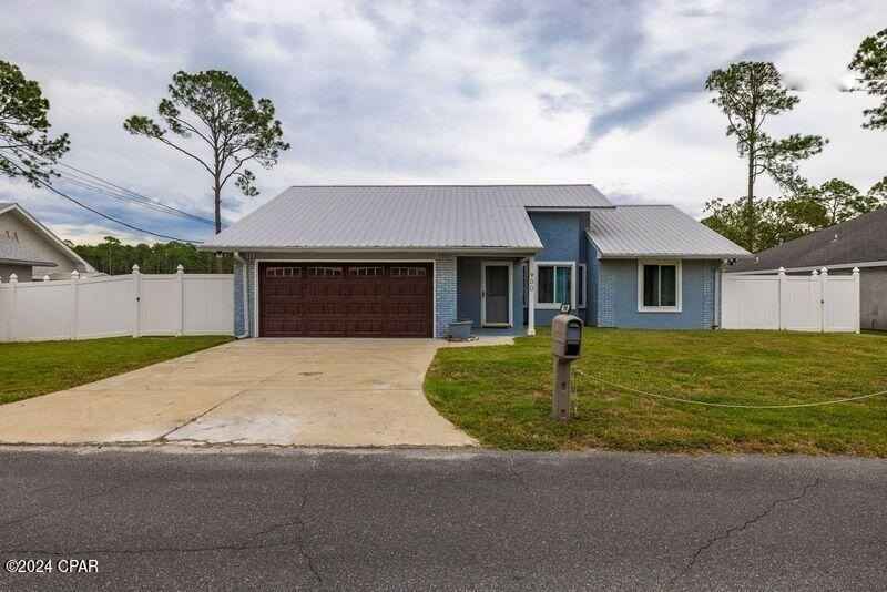 900 Pelican Pl  