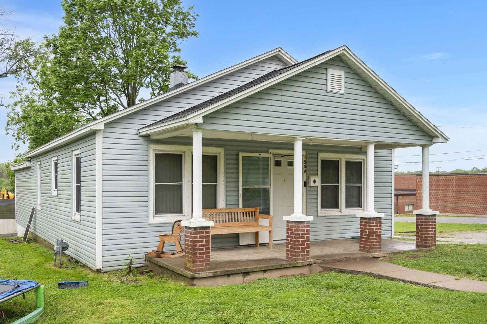 1509 N Main St  