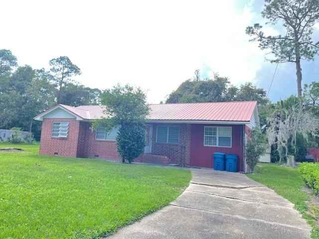 2911 Player St  