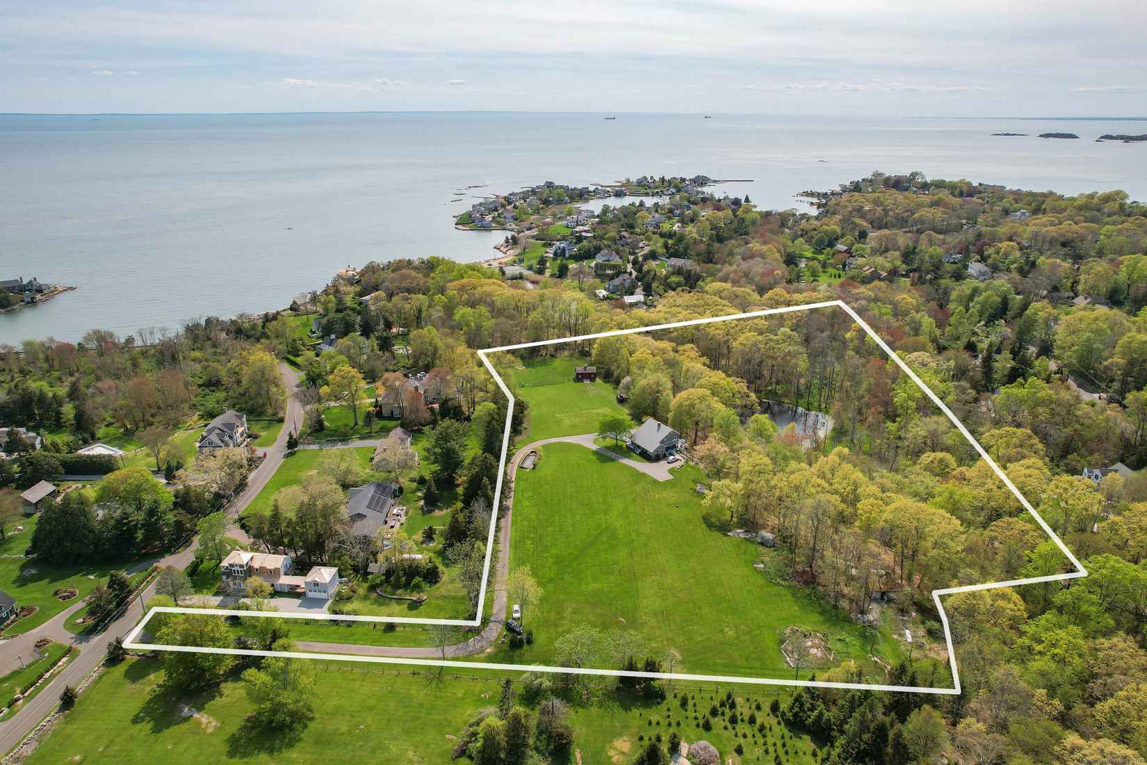 413 Vineyard Pt Rd  