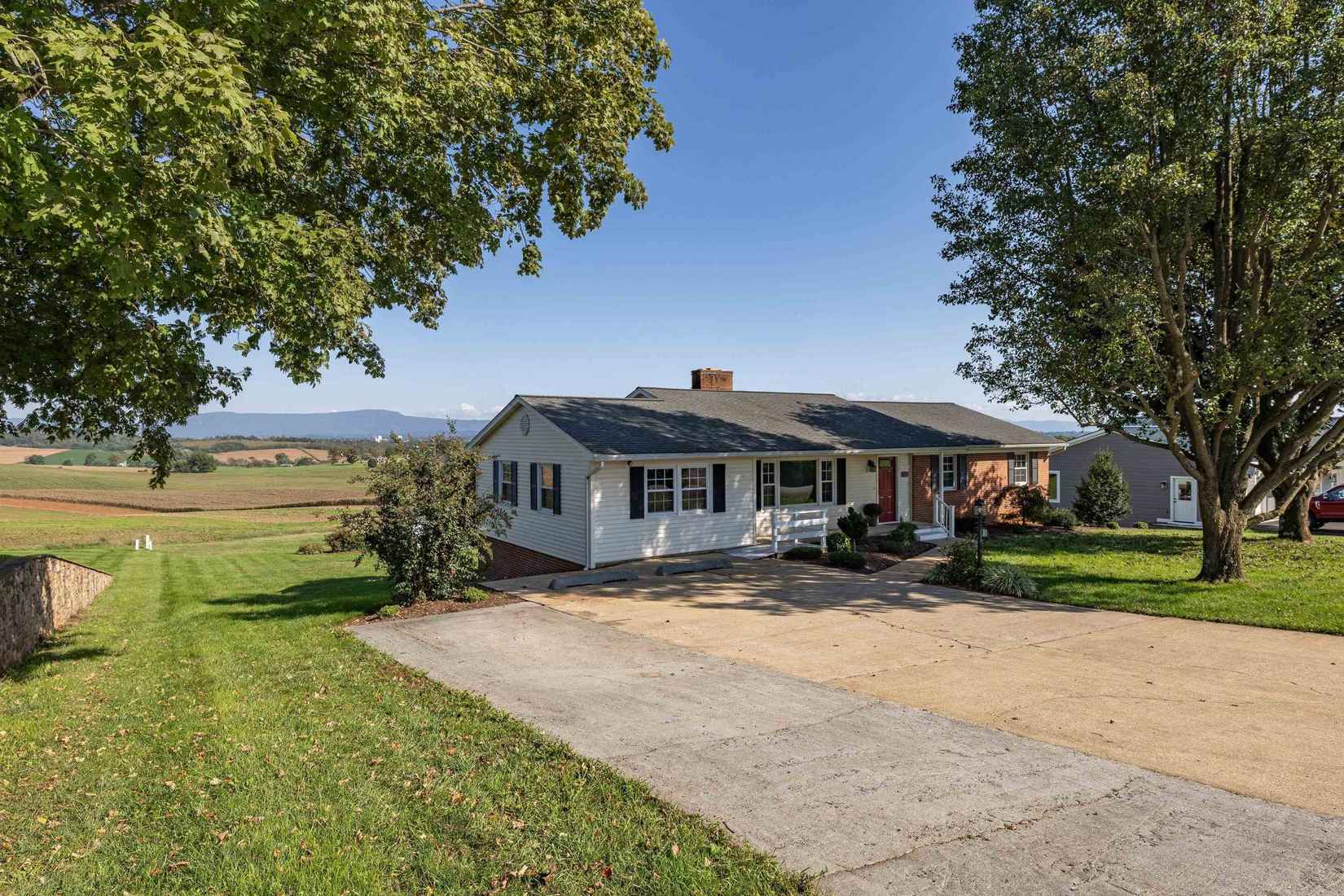 226 Grandview Dr  
