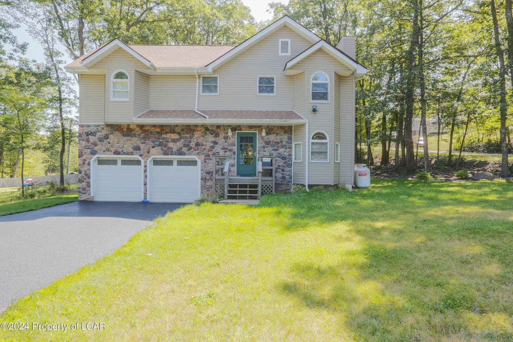 43 Seneca Rd  