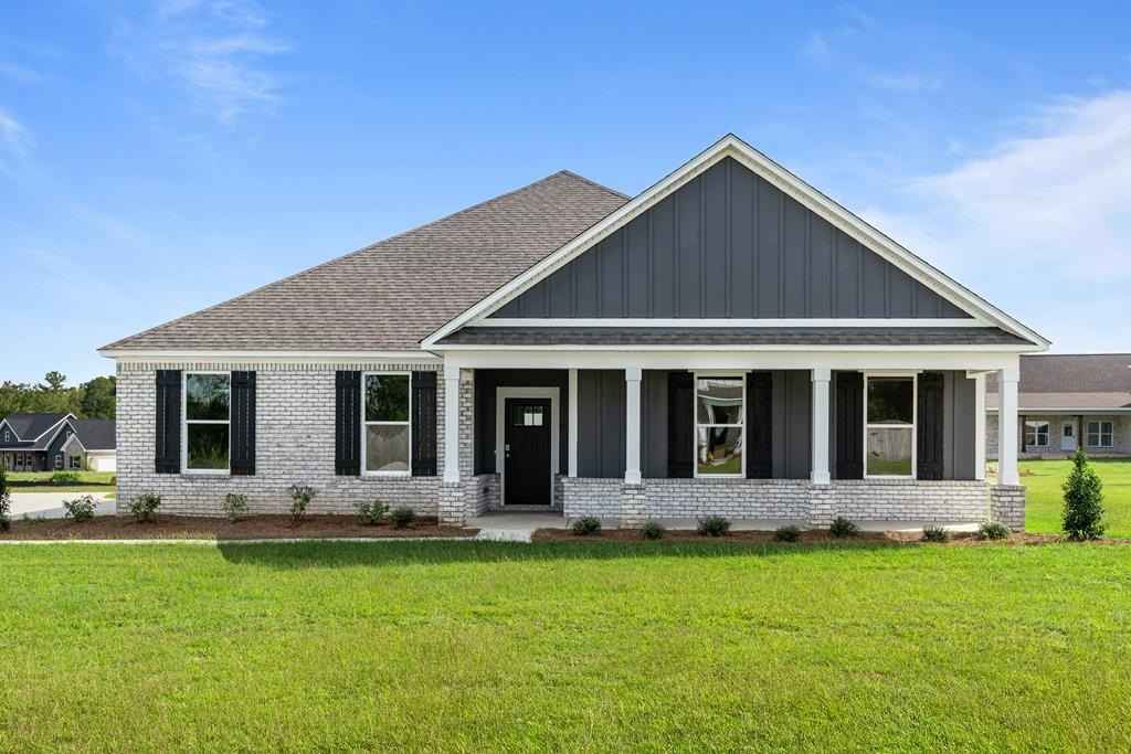 561 Golden Oaks Cir  